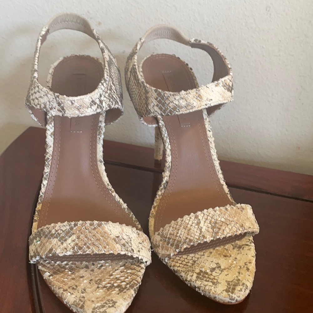 BCBG MaxAzria Snakeskin heel sz 10